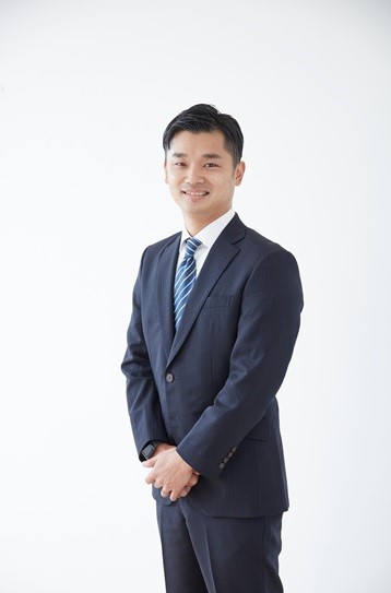 R6会社代表写真