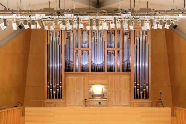 改パイプオルガン正面