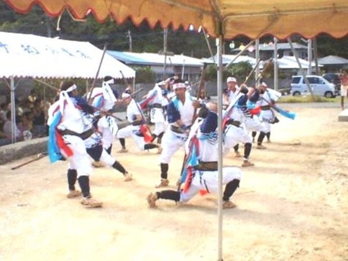 6尺棒同士の踊りが白熱