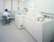 ダイオキシン分析機器室