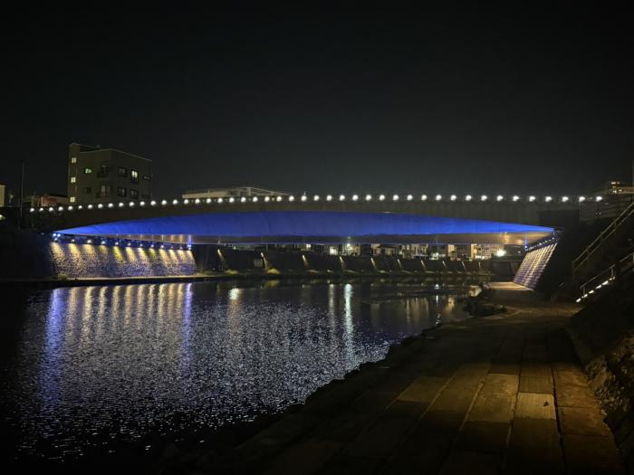 西田橋（右）