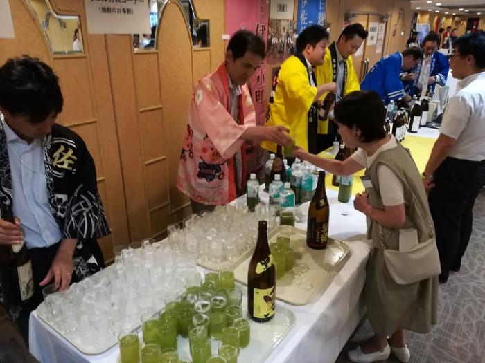 ウエルカムドリンクのお茶割り提供