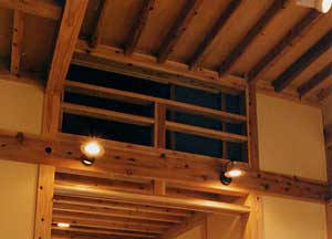 構造材を内部にあらわした住宅