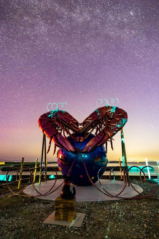 タカエビモニュメント