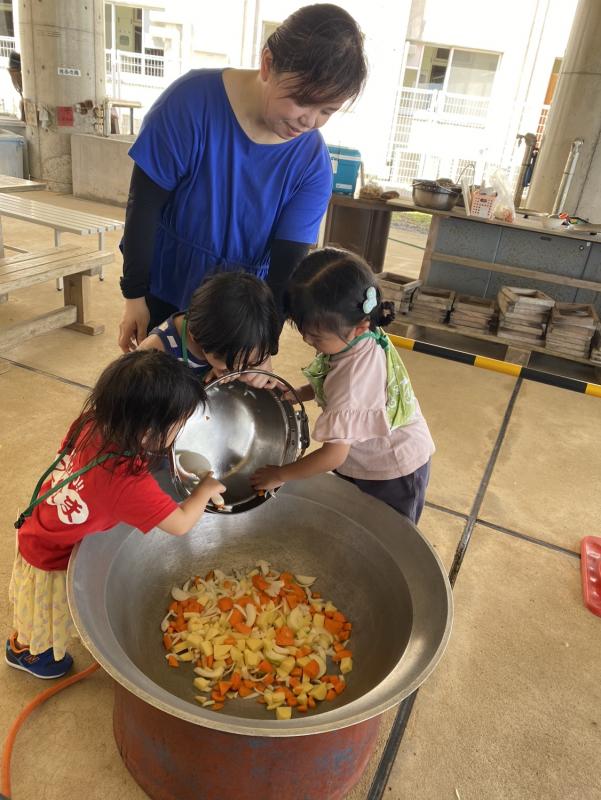 大鍋カレー作り