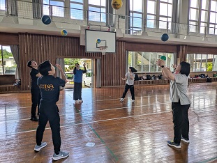 ボール回し