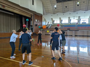 実技：体つくり運動「円形パス＆ドリブル」