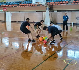 実技：主運動につながる動き・運動「ドラゴンボール」