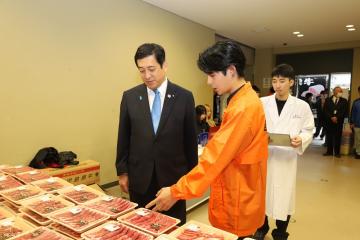 牛肉販売の様子