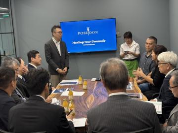 知事写真