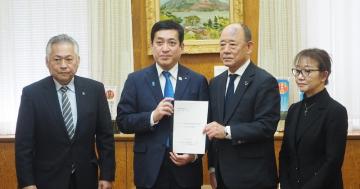 知事写真