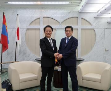 知事写真