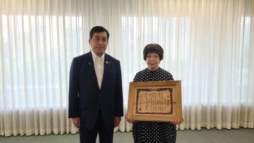 知事写真