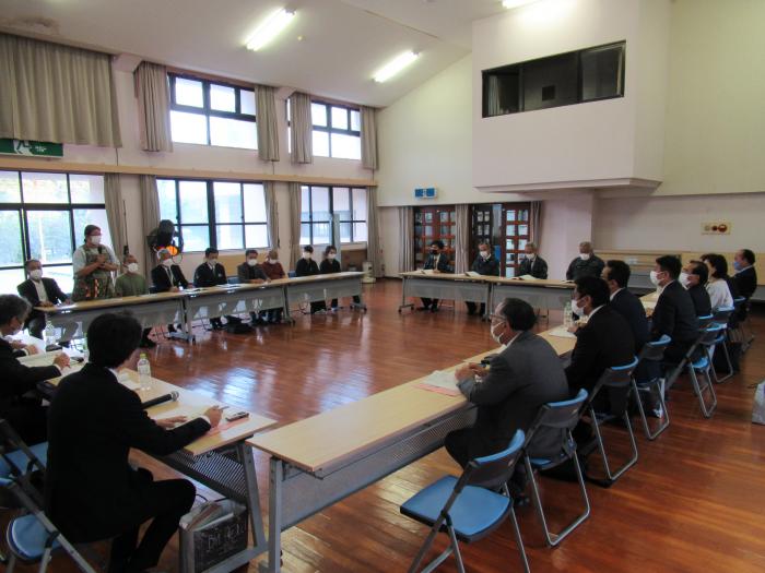 地域リーダーとの意見交換(硫黄島)