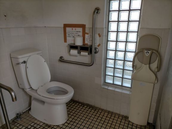 あさひ公園06トイレ小