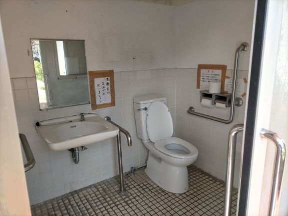 あさひ公園07トイレ小