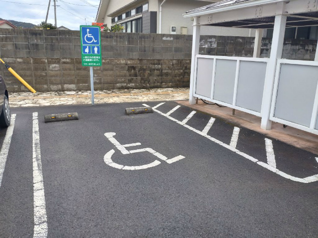 身障者駐車スペース