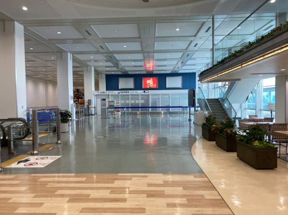  ⑬　国際線出発ロビー①小