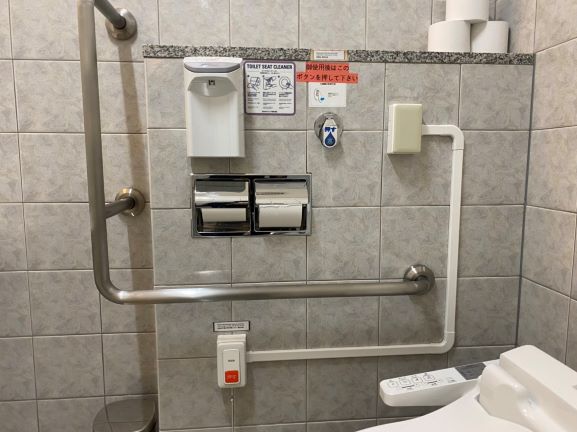 ⑯　国際線多目的トイレ③小