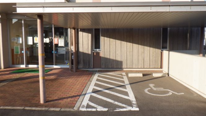 障害者用駐車場小