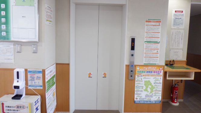 エレベーター小