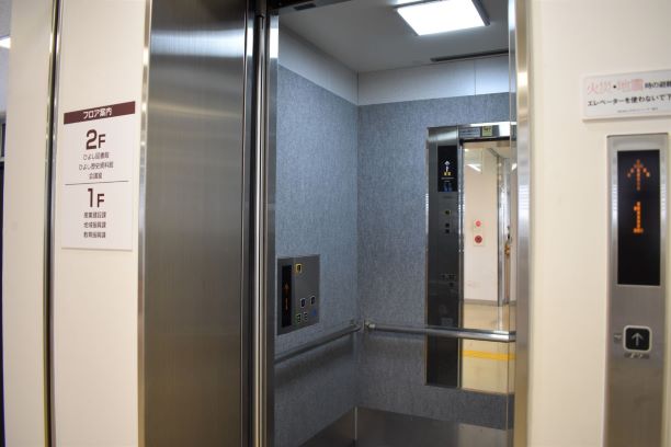  ⑪エレベーター（内）小