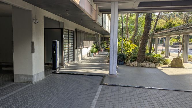  吟松　駐車場２