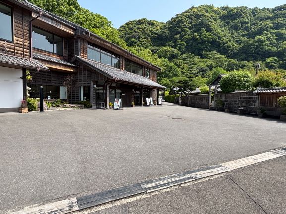 伝統文化体験施設前