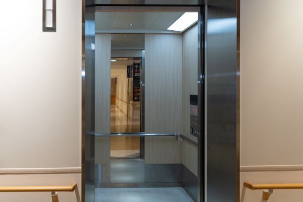 A棟エレベーター小