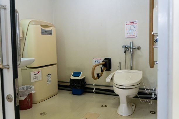 B棟多目的トイレ1小