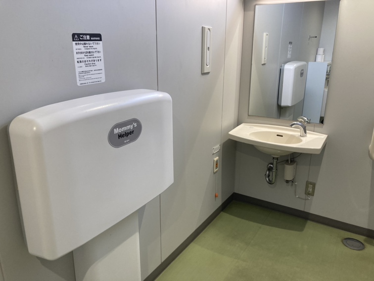 奄・沖FT多目的トイレ４（オムツ台）